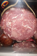 Salam Pancetta Ferma din piept de porc românesc, maturat natural și afumat, produs de Ferma Zootehnică Baia Mare