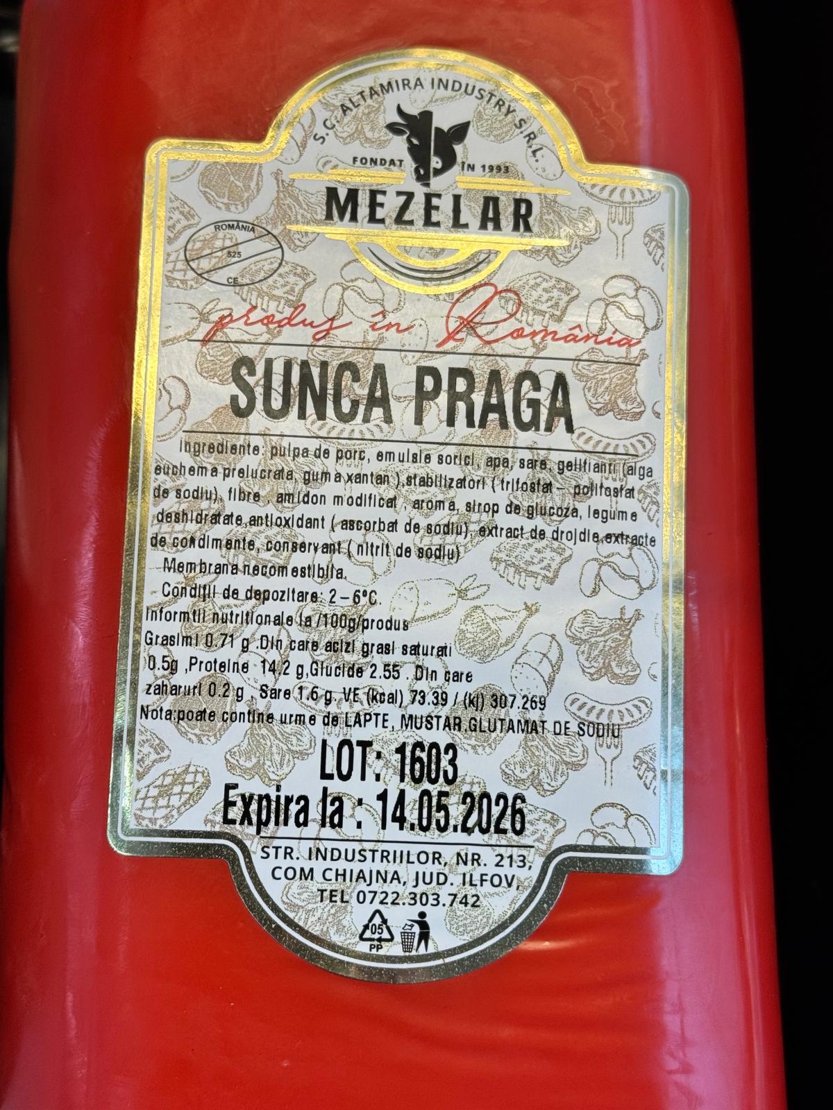 Șuncă de Praga Mezelar, preparat tradițional din pulpă de porc cu condimente naturale
